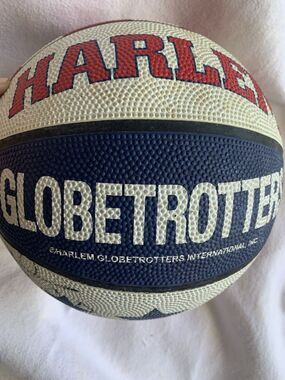 Signed Autographed Baden NBA Basketball Harlem Globetrotters Vtg Ball